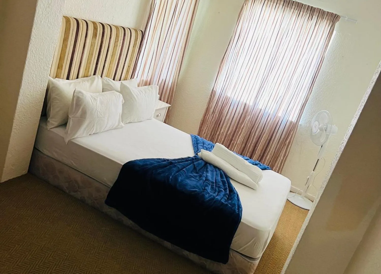 De-Villa Guesthouse Plumstead Guest house